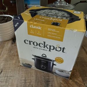 Crock-Pot Manual Slow Cooker, 2 Quart NEW In box